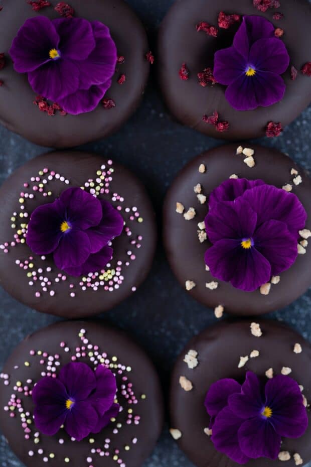 fiori commestibili, viola mammola
