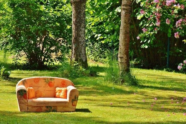 divano letto singolo estraibile per il giardino